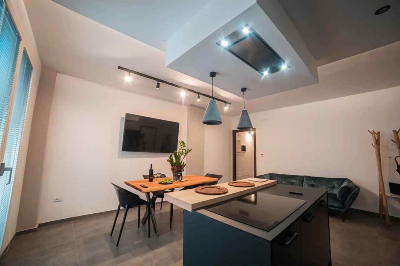 Suite Piazza Mazzini 90 Mq 5 ليتشي المظهر الخارجي الصورة